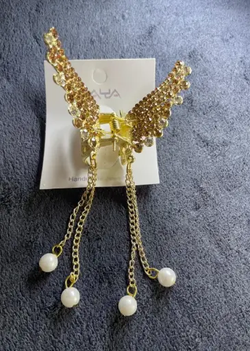 Pearl Charm Clip