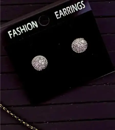 Crystal Glow Studs – Elegant Everyday Sparkle